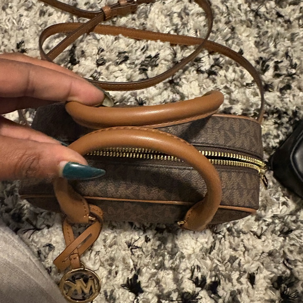 Hey Sugas! Michael Kors Signature Brown and Tan Satchel - Picture 2 of 5